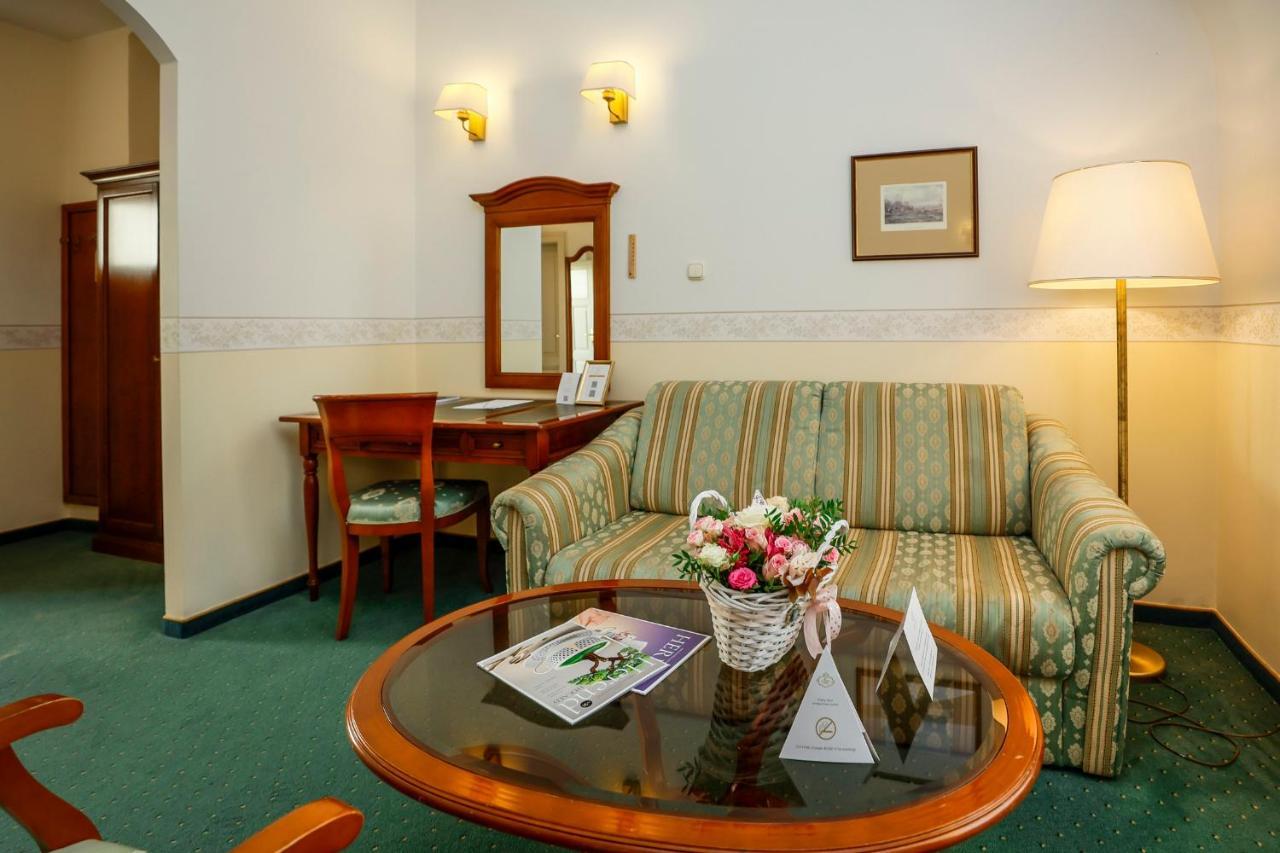 Szidonia Castle Hotel Rojtokmuzsaj Ngoại thất bức ảnh