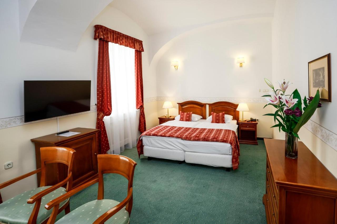 Szidonia Castle Hotel Rojtokmuzsaj Ngoại thất bức ảnh