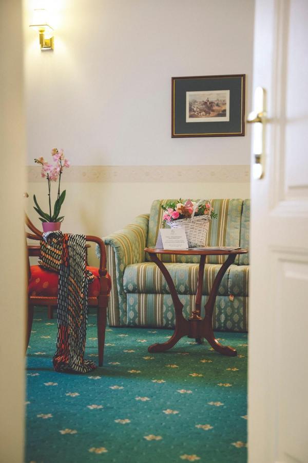 Szidonia Castle Hotel Rojtokmuzsaj Ngoại thất bức ảnh