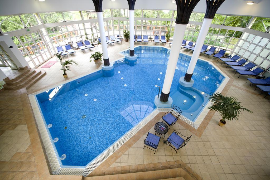Szidonia Castle Hotel Rojtokmuzsaj Ngoại thất bức ảnh